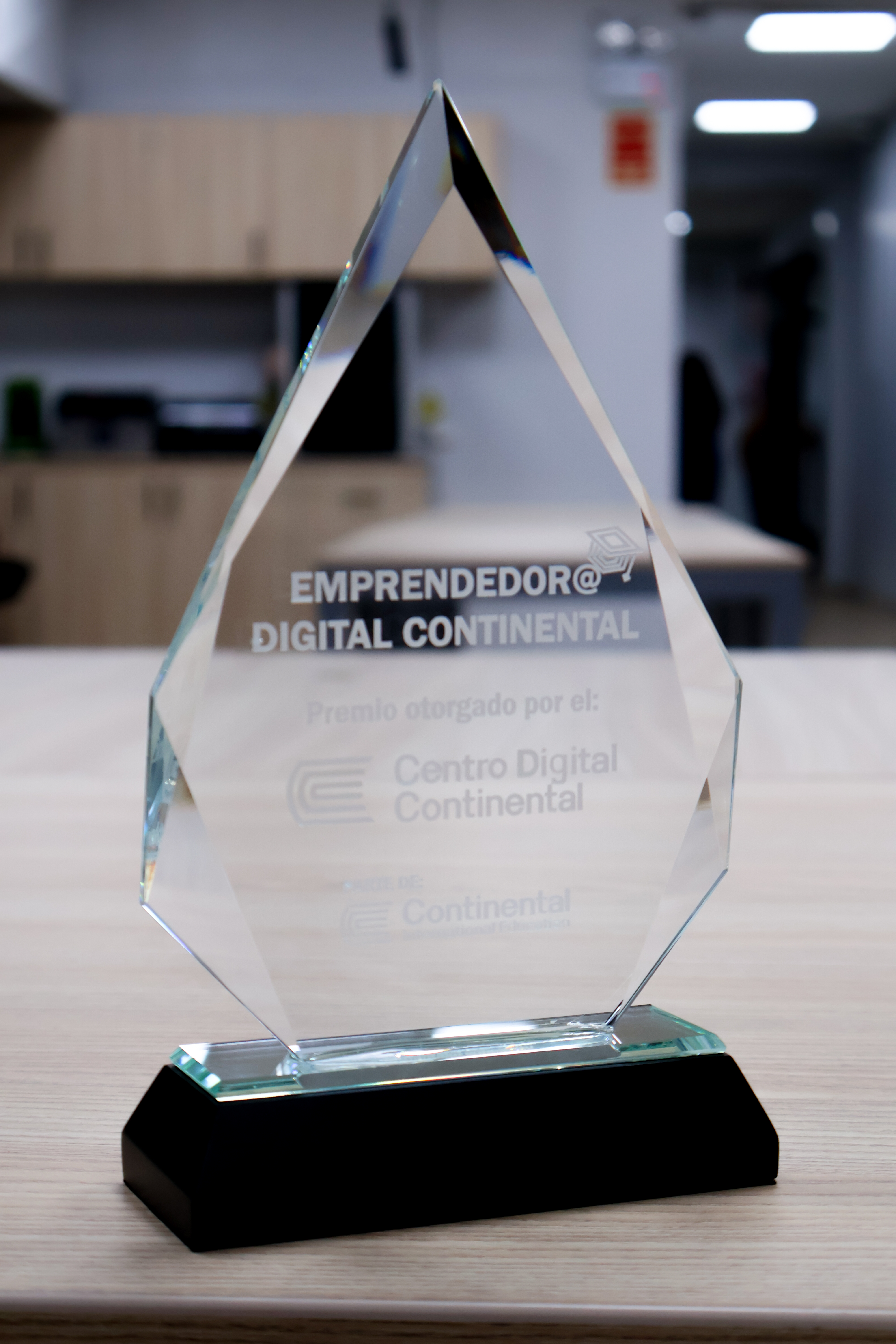 ECOWAVE gana el premio Emprendedor@ Digital Continental